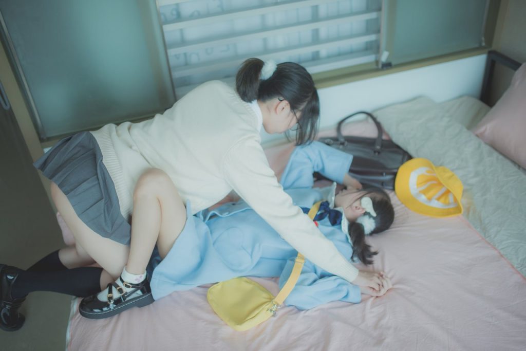 图片[17]-柚木 双飞姐妹互舔 1-原神图库